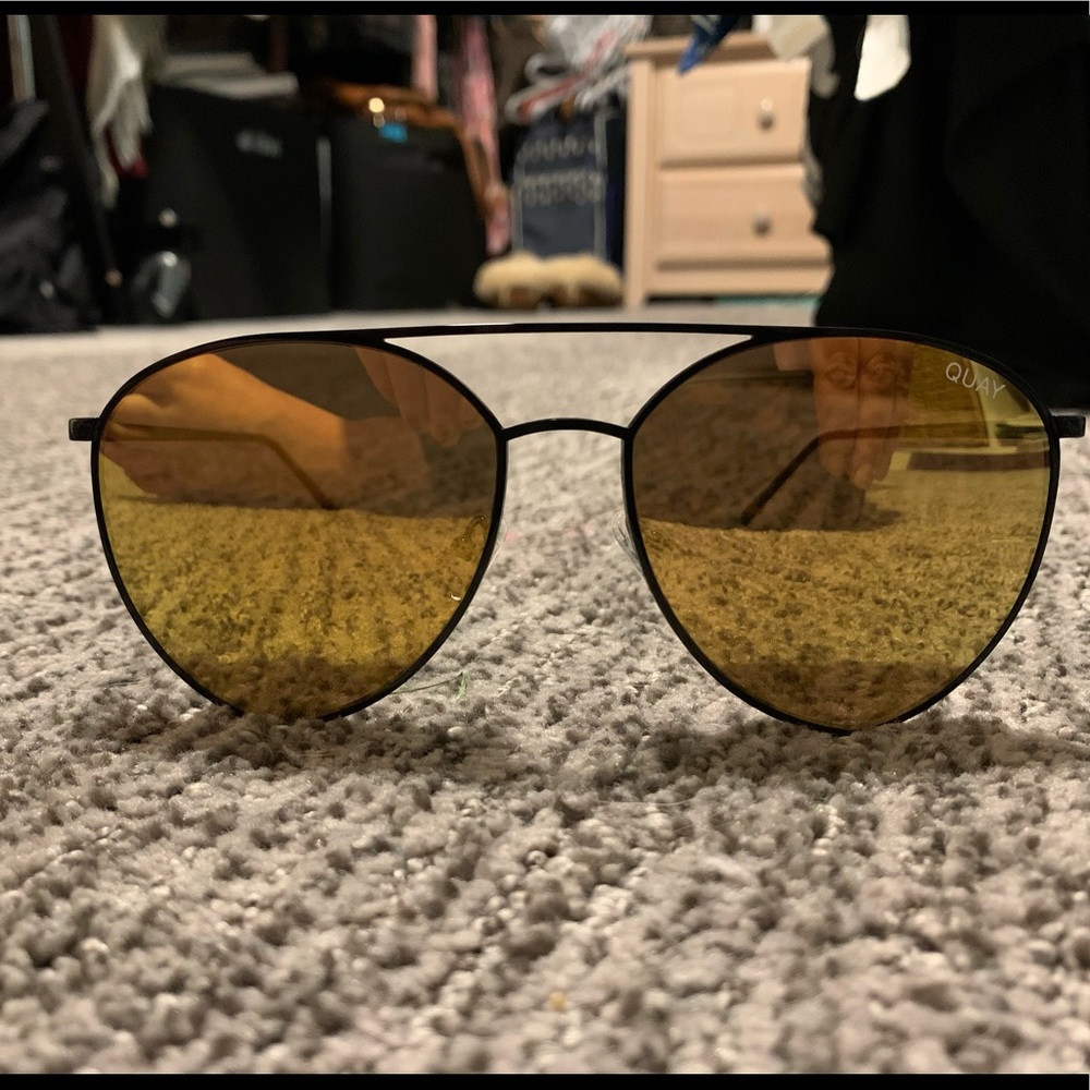 QUAY JASMINE YELLOW LENSE SUNGLASSES